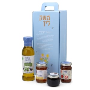 Lin's Farm "Savion" Holiday Treats Gift Box