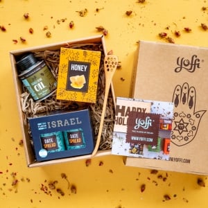 "Happy Israeli Delights" Passover Gift Box from Yoffi